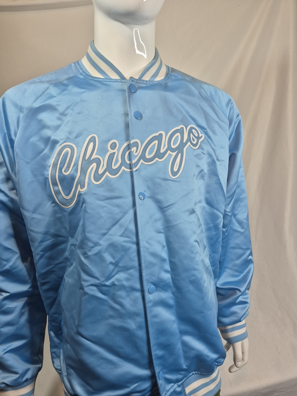 Mitchell & Ness  Light Blue Chicago Bulls Satin Bomber Jacket